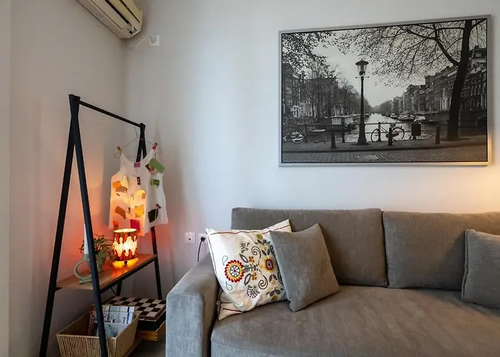 Seaside Escape 칼라마타