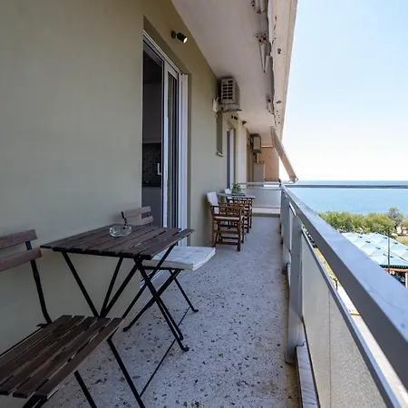 Seaside Escape Apartment *